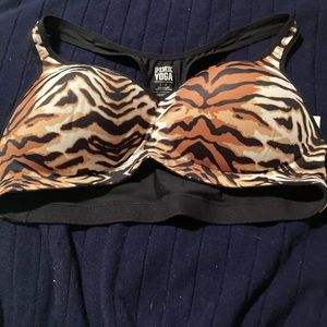 (Nwt) leopard print Pink by Victoria’s Secret yoga bra